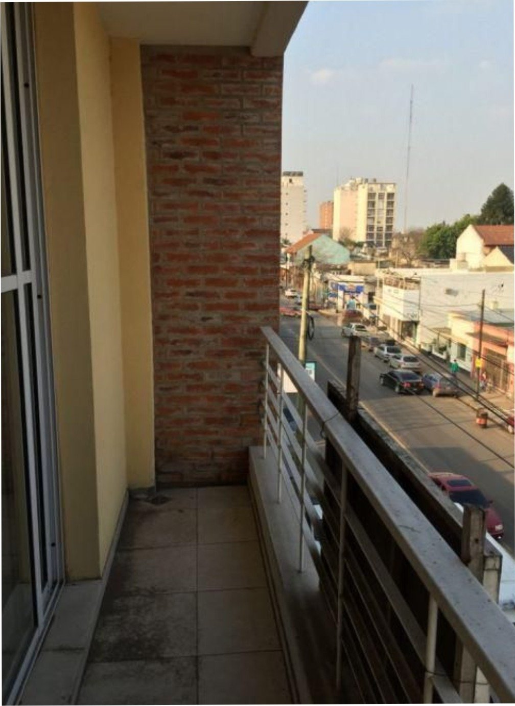 DEPARTAMENTO EN VENTA SOBRE AVENIDA 
