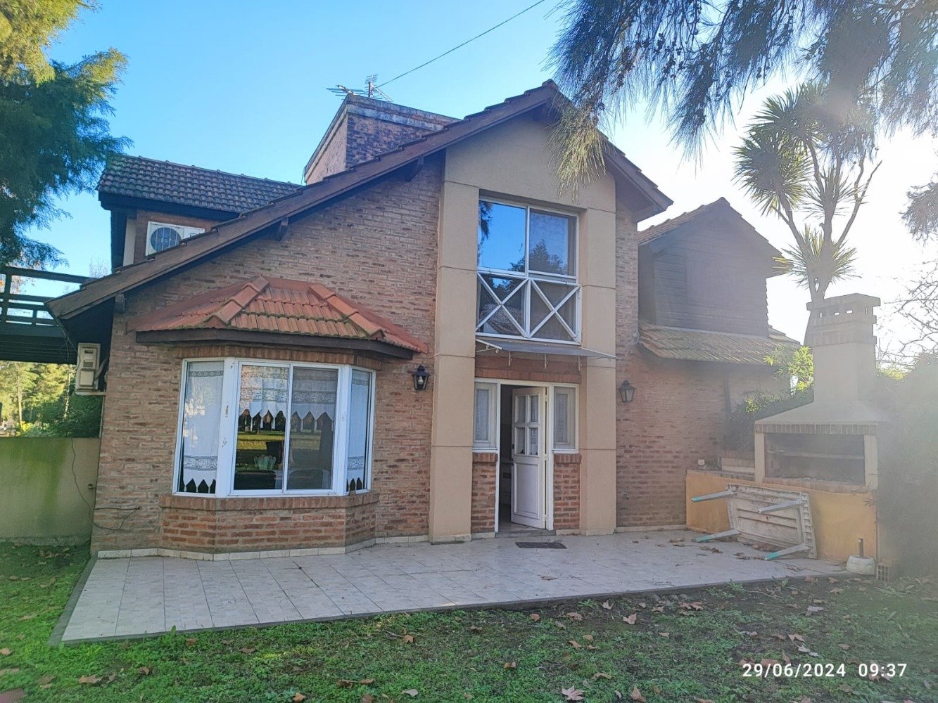HERMOSA CASA EN BARRIO CERRADO