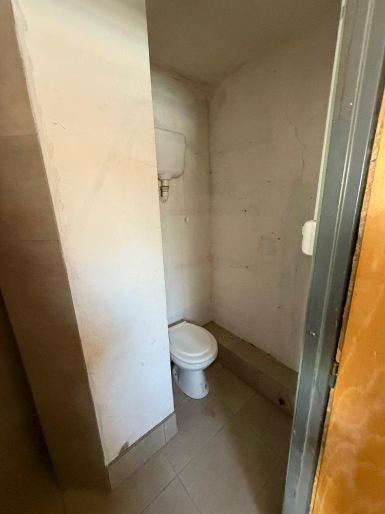 LOCAL COMERCIAL EN MONTE GRANDE
