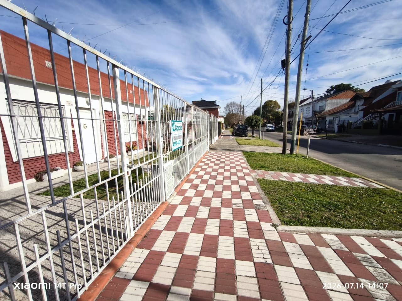 CASA ESTILO AMERICANA MUY BIEN UBICADA