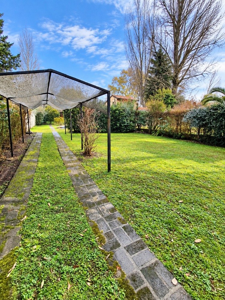 HERMOSA CASA QUINTA CON PILETA