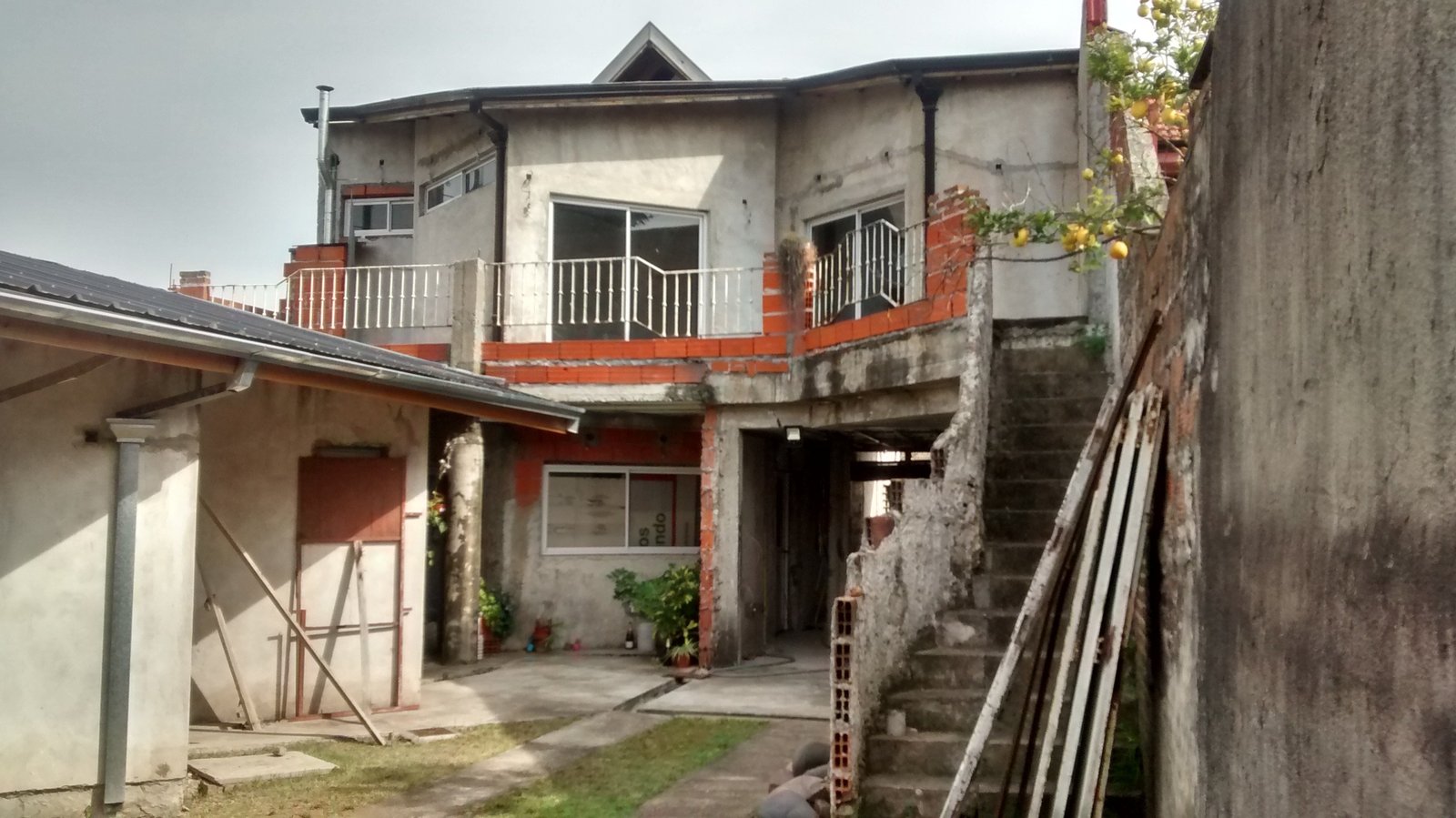 CHALET A TERMINAR EN VENTA 