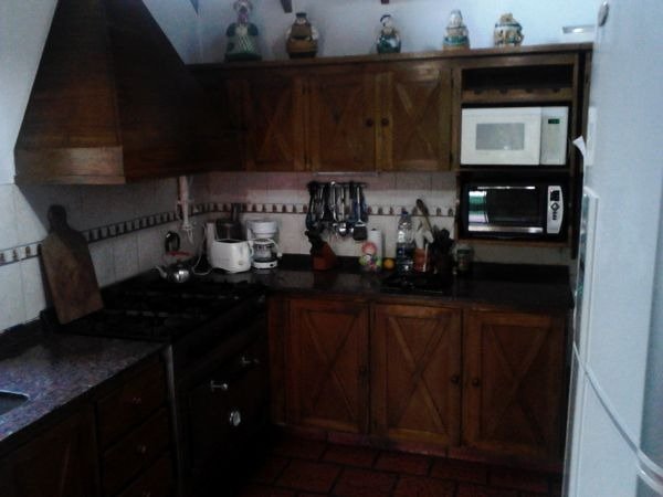 CASA +4 AMBIENTES EN VENTA 