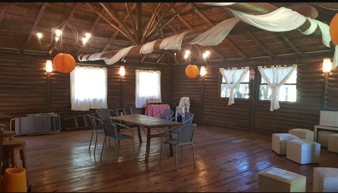 CASA +4 AMBIENTES EN VENTA 