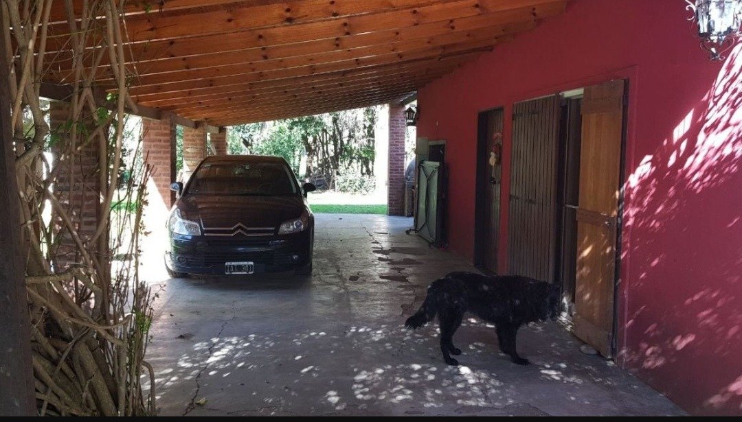 CASA +4 AMBIENTES EN VENTA 