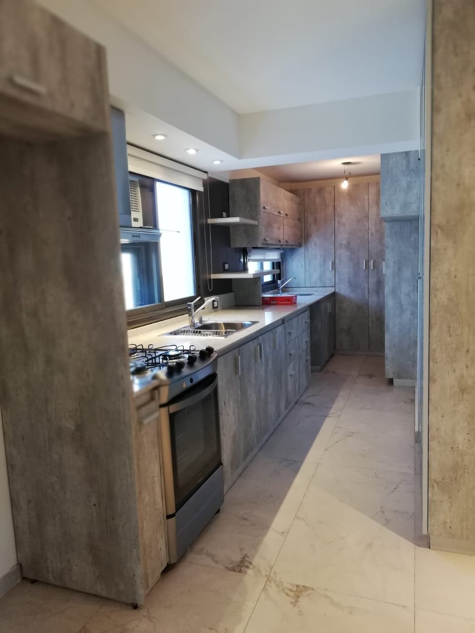 SEMIPISO DE CATEGORÍA EN VENTA 