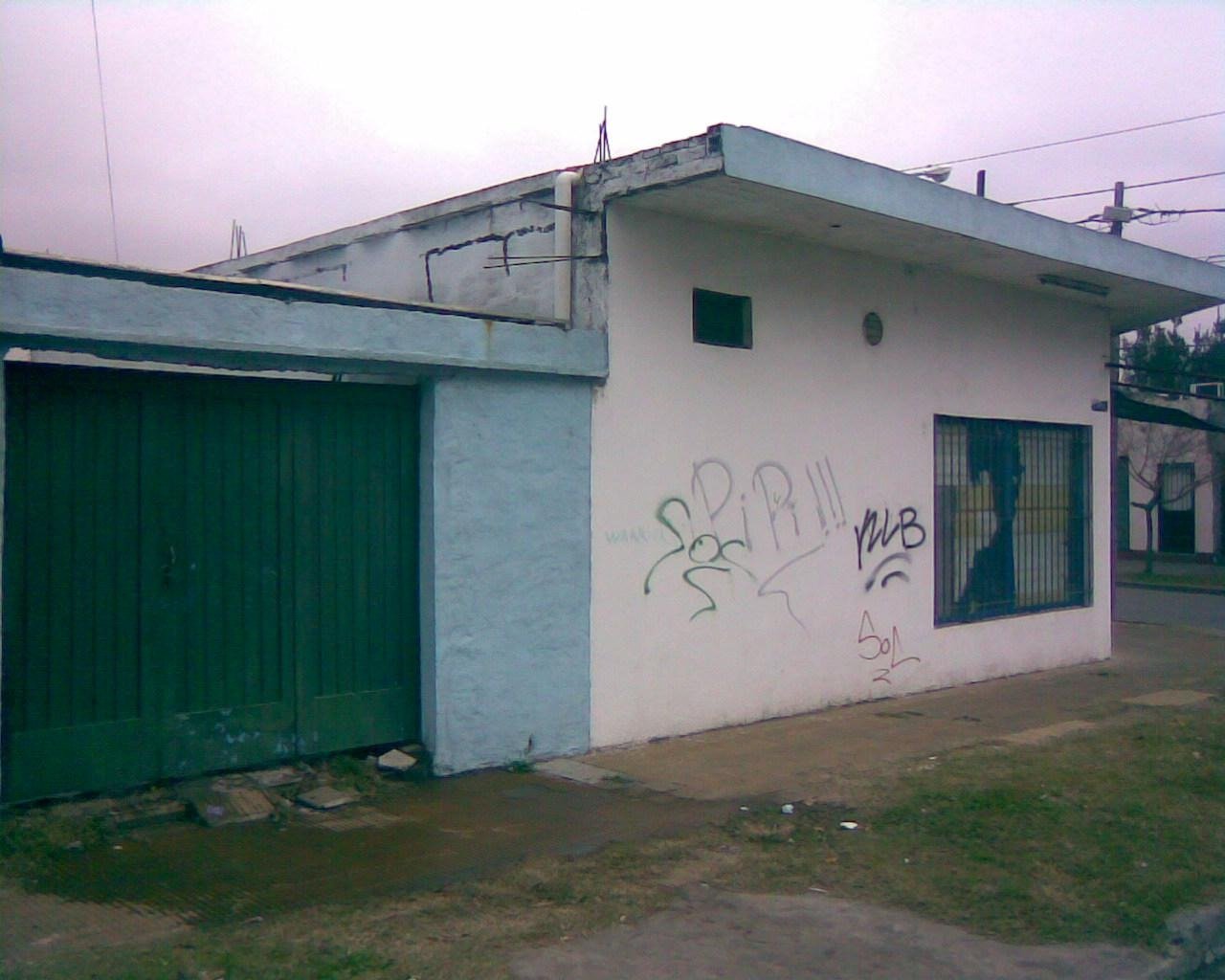 LOCAL CON VIVINEDA EN VENTA 
