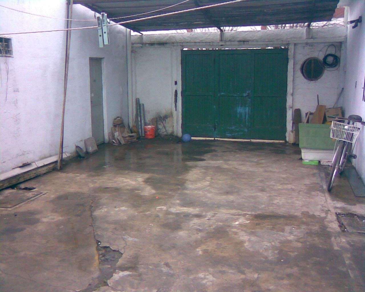 LOCAL CON VIVINEDA EN VENTA 