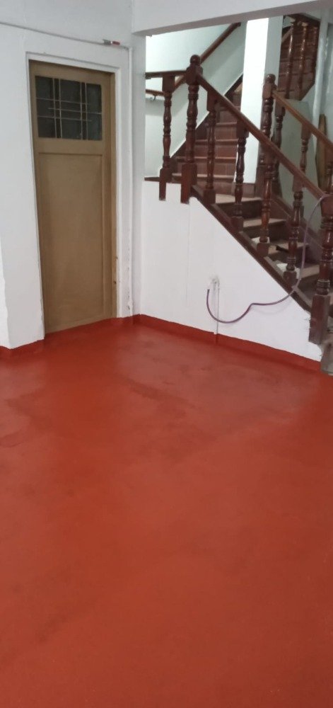 CHALET 4 AMBIENTES CON LOCAL COMERCIAL