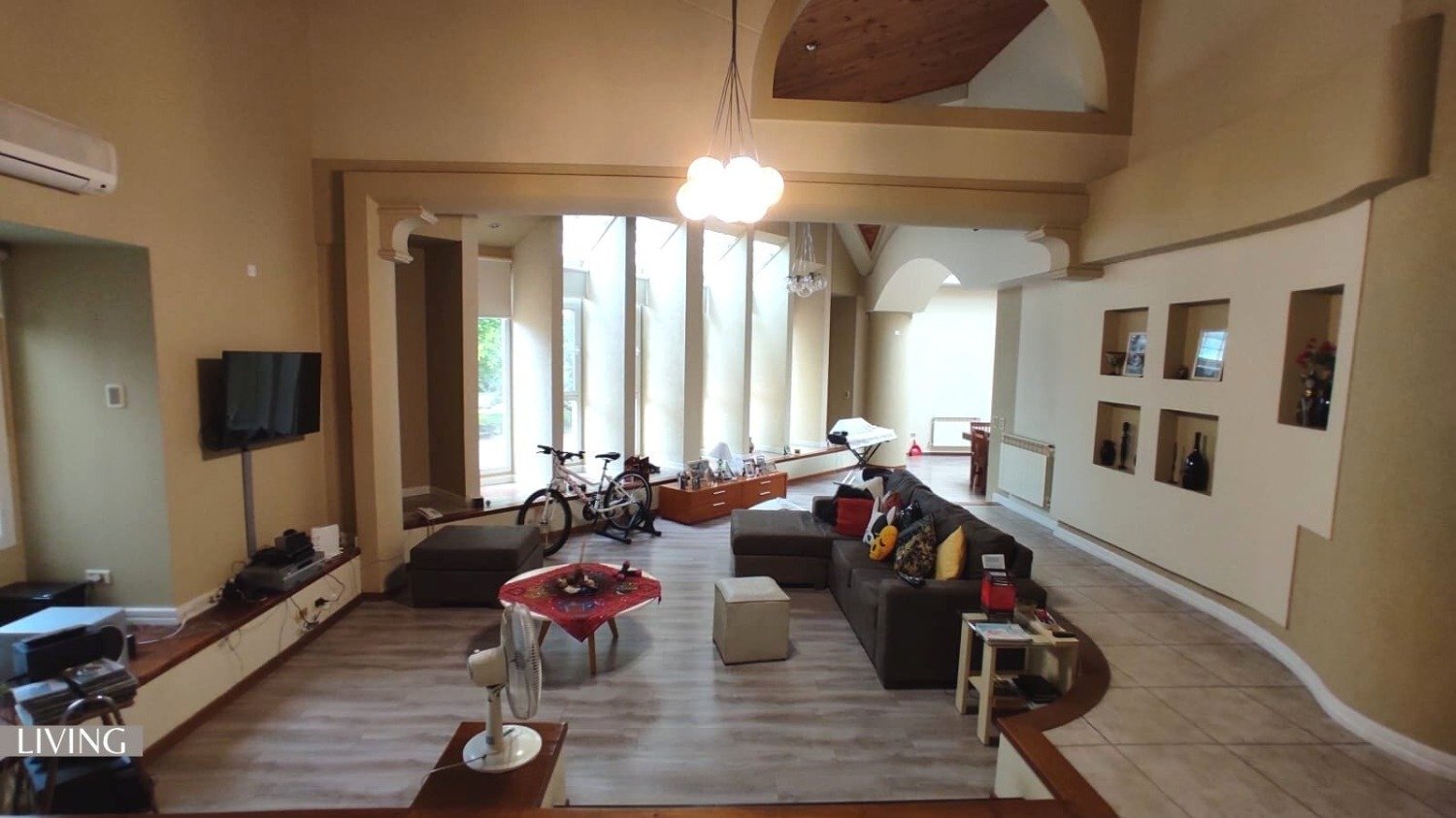 IMPORTANTE CASA A LA VENTA