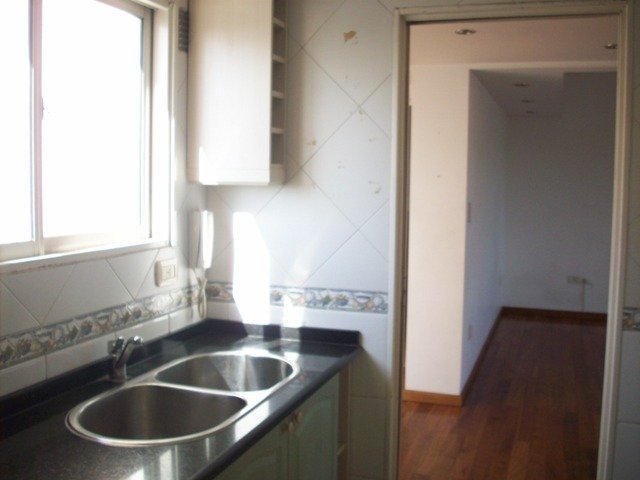 PISO EN VENTA CON COCHERA 