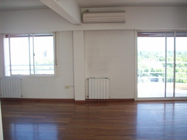 PISO EN VENTA CON COCHERA 