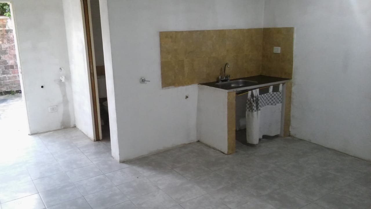 CASA + DEPARTAMENTOS EN VENTA