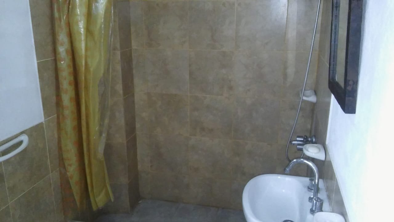 CASA + DEPARTAMENTOS EN VENTA