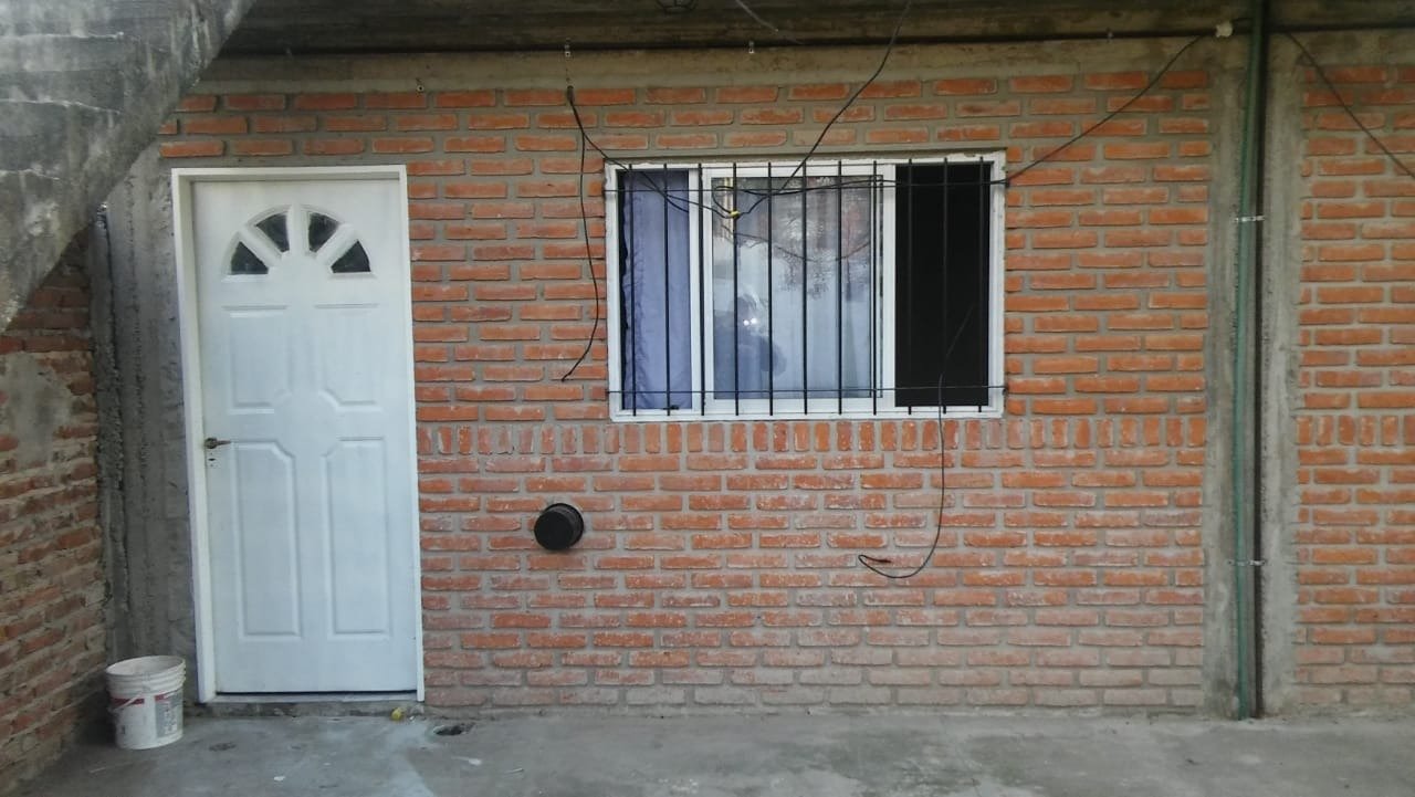 CASA + DEPARTAMENTOS EN VENTA